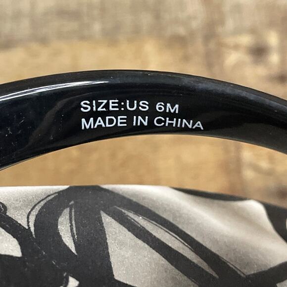 Kate Spade Glasses Pattern Flip Flop Thong Sandals Black White Size Small 5 6 - Picture 8 of 8